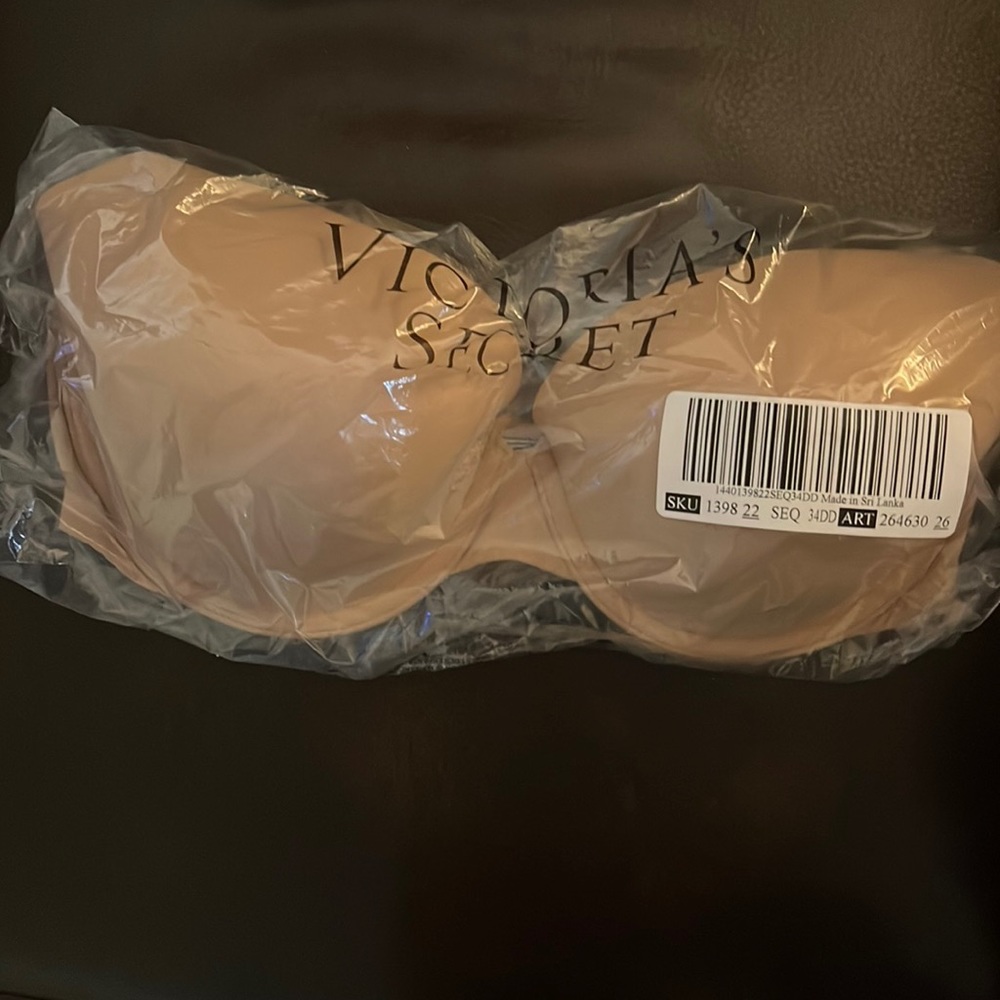 Victorias Secret lightly lined t shirt bra